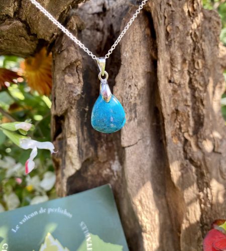 PENDENTIF EN CHRYSOCOLLE